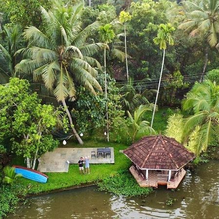 Sunsets And Palm Trees Bed & Breakfast Alappuzha Exterior foto