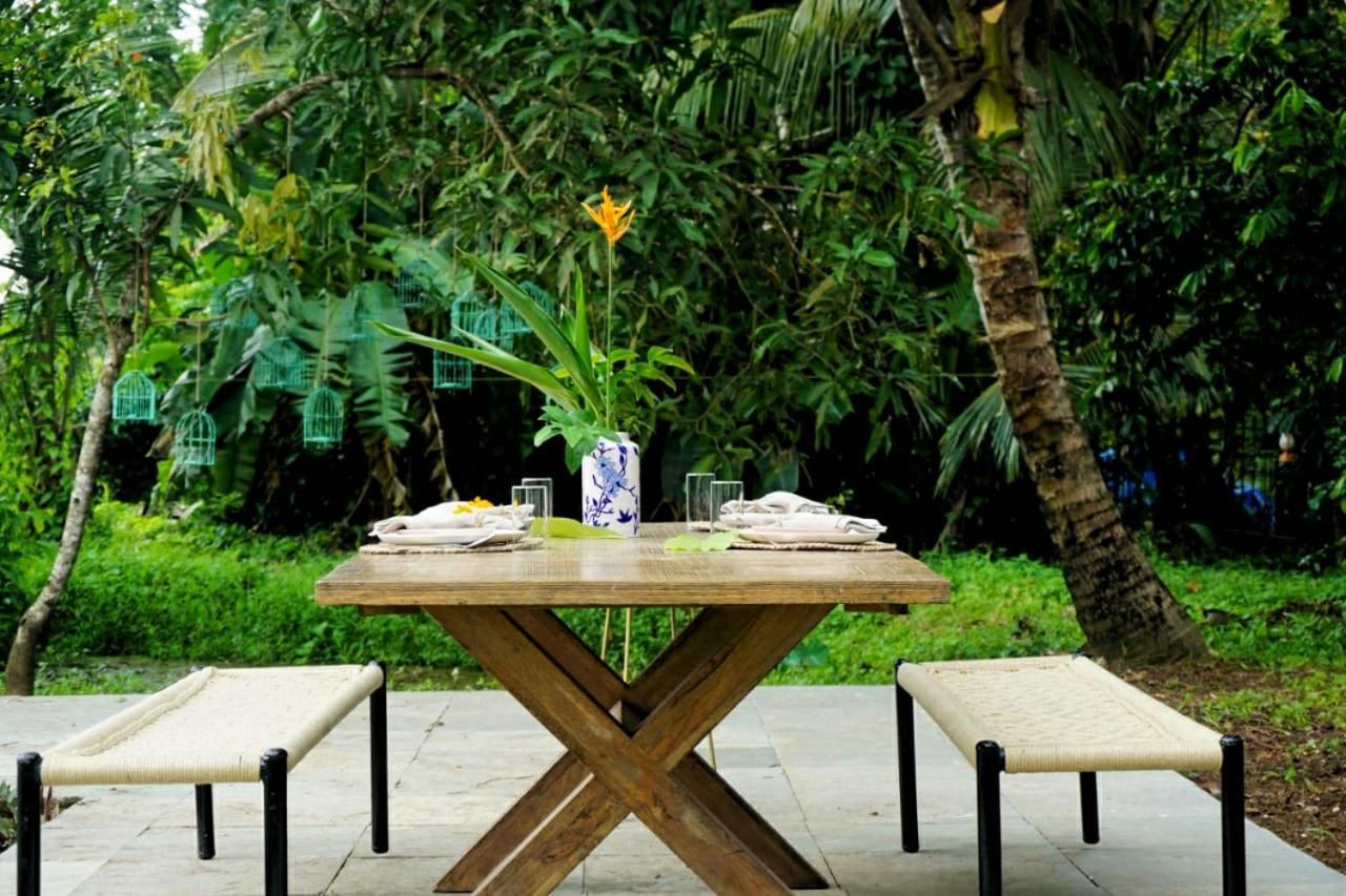 Sunsets And Palm Trees Bed & Breakfast Alappuzha Exterior foto