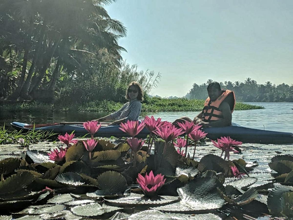 Sunsets And Palm Trees Bed & Breakfast Alappuzha Exterior foto